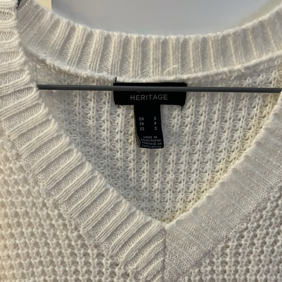 White knitwear - Picture 2 of 3